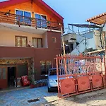 Erda Lakeside Bed & Breakfast Lini