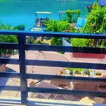 Erda Lakeside Bed & Breakfast
