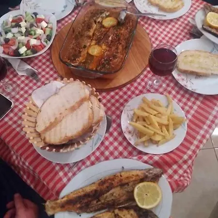 Erda Lakeside Bed & Breakfast Lini