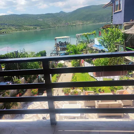 Couette-café Erda Lakeside Lini