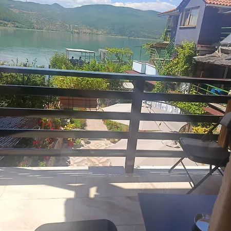 Erda Lakeside Couette-café Lini