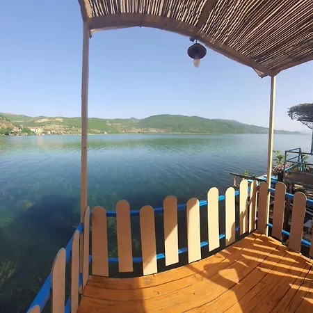 فندق مبيت وإفطار Erda Lakeside Lini