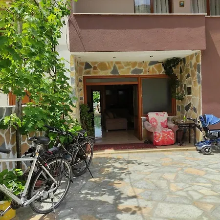 Erda Lakeside Bed & Breakfast Lini