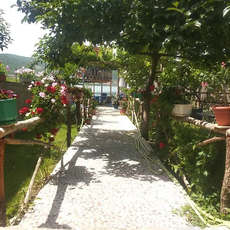 Erda Lakeside Bed & Breakfast