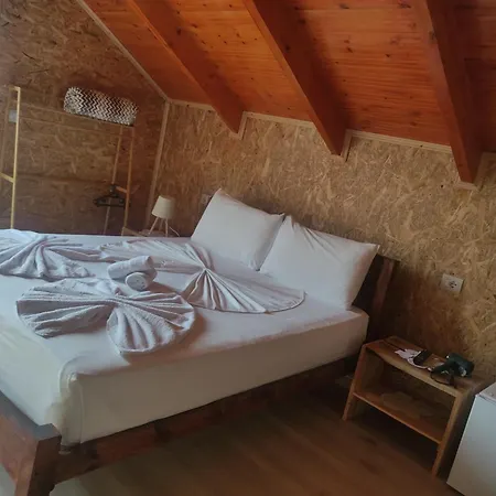 Erda Lakeside Bed & Breakfast Lin
