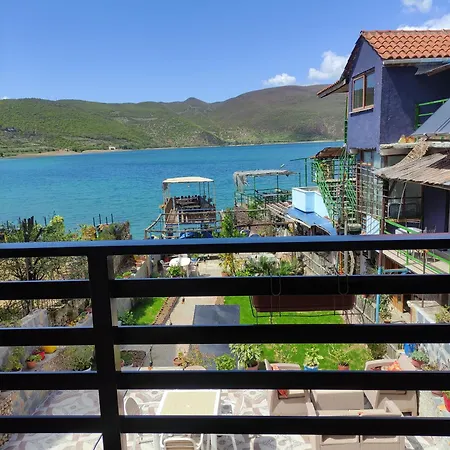 Erda Lakeside Bed & Breakfast *