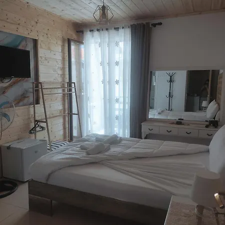 Erda Lakeside Bed and breakfast 3*