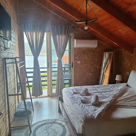 Erda Lakeside Bed and breakfast 3*