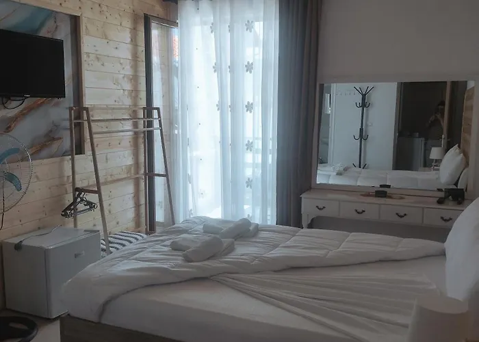 Erda Lakeside Couette-café 3*