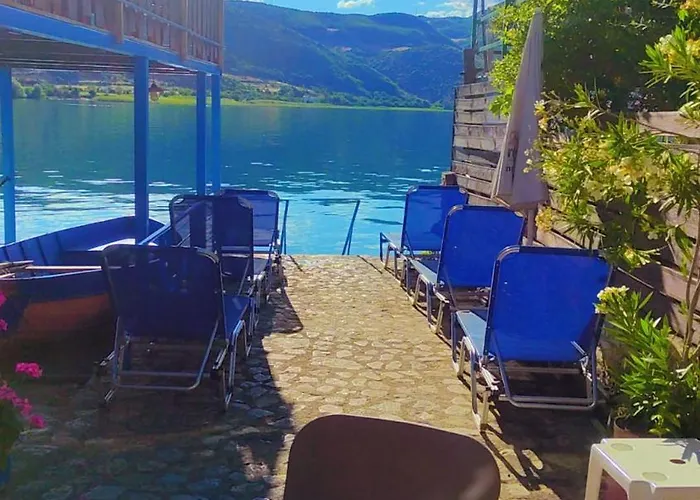 Couette-café Erda Lakeside 3*